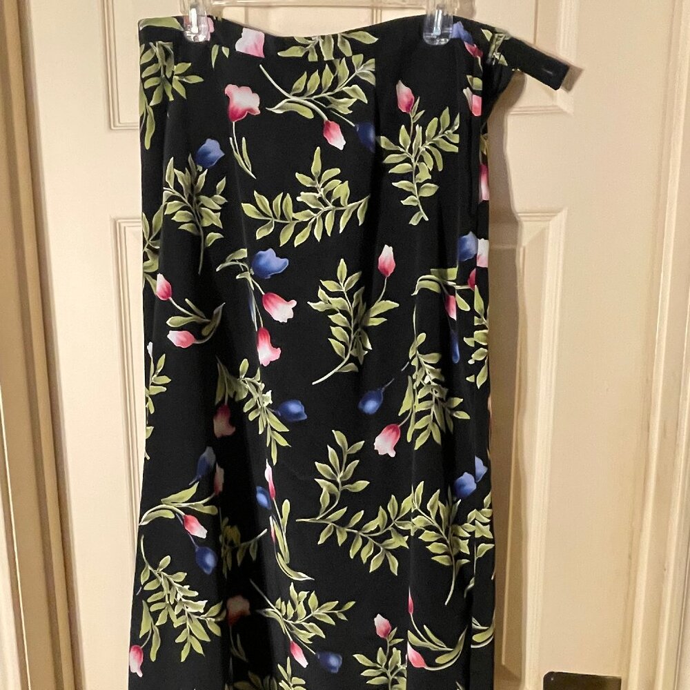 Liz Clairborne First Issue Size 18W Floral Skirt.
